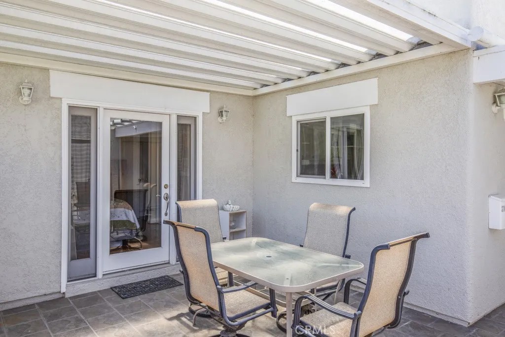 2372 Via Mariposa West B