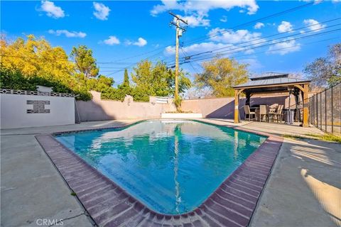 Tiny photo for 45026 16th St, Lancaster, CA 93534 (MLS # SR25275129)