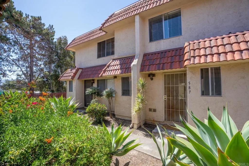 587 Beverly Pl