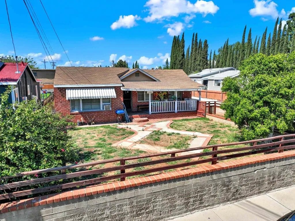 1336 Peach Avenue