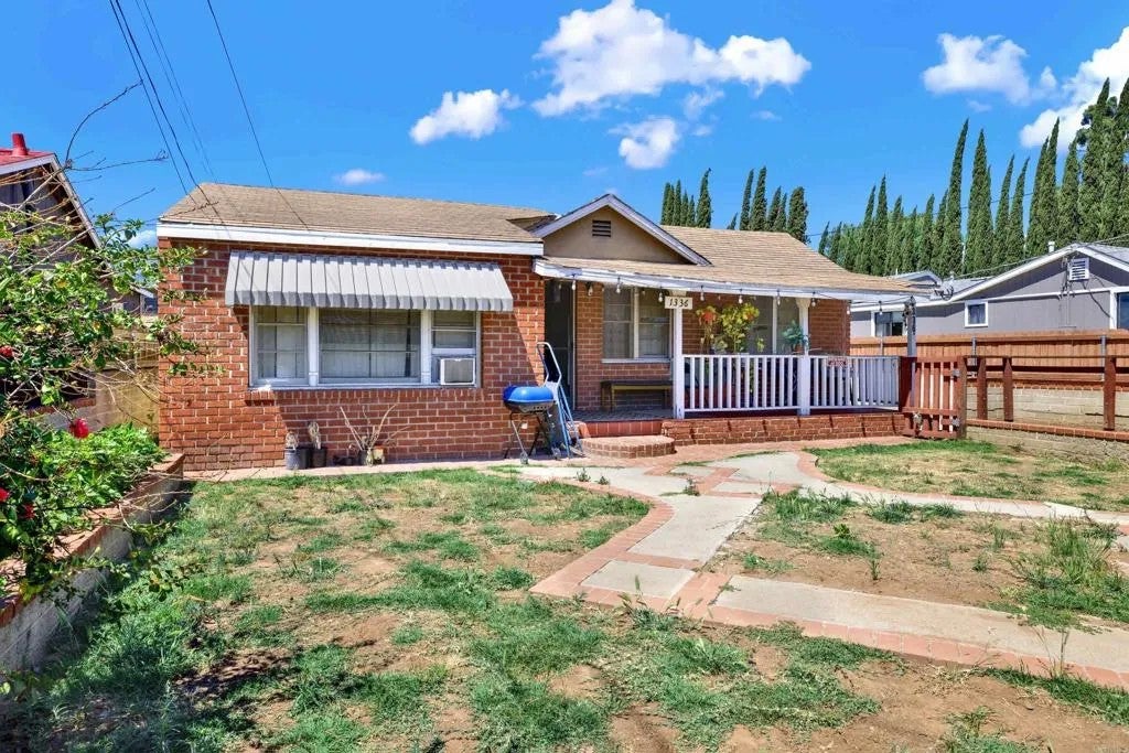 1336 Peach Avenue