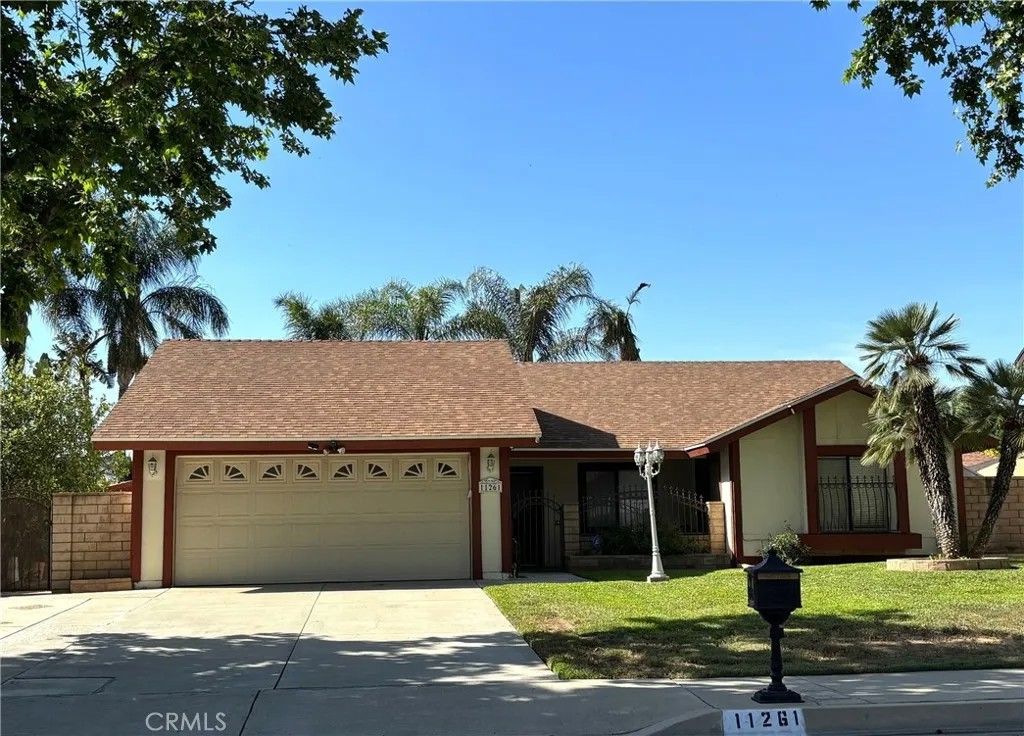 Photo of 11261 Wayfield Rd, Riverside, CA 92505 (MLS # IG26083883)