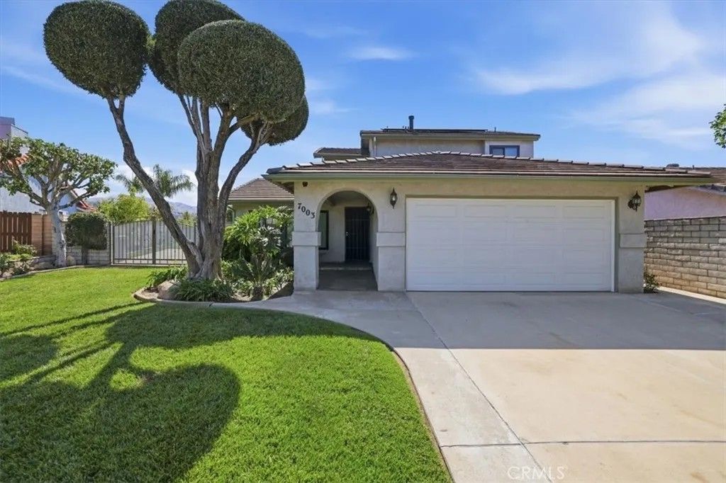 Photo of 7003 Grove Ave, Highlands, CA 92346 (MLS # IV26079436)