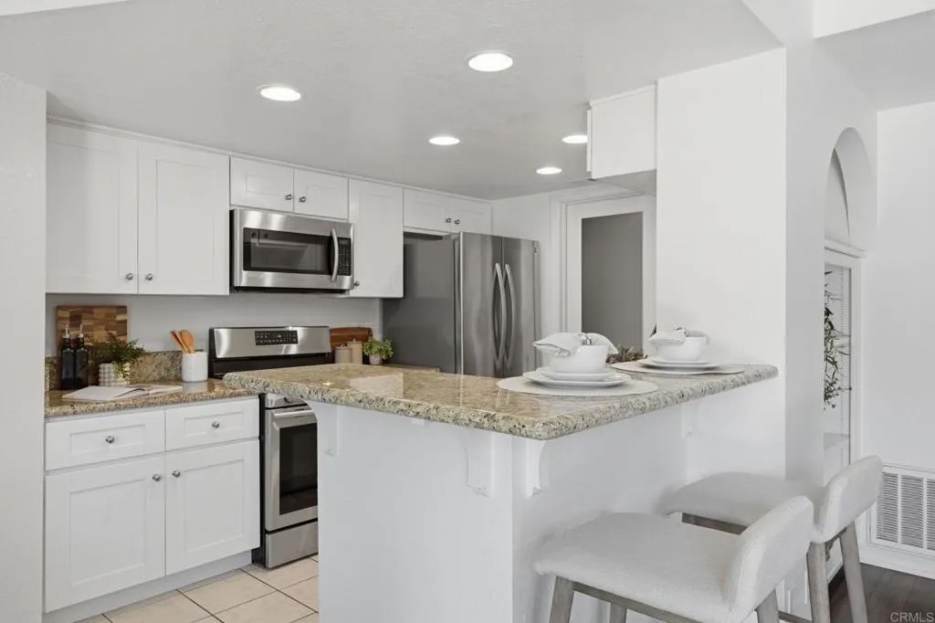 7015 Goldenrod Way