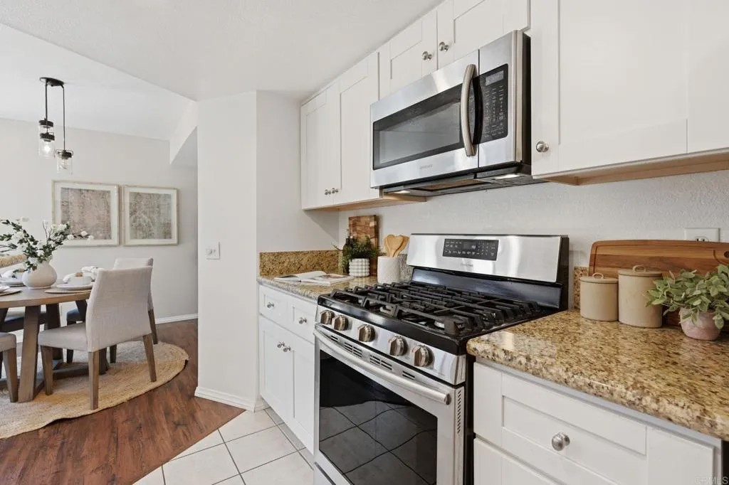 7015 Goldenrod Way