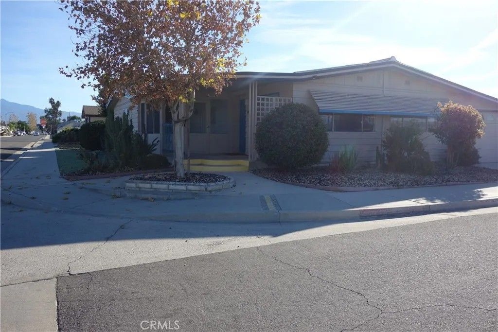 Photo of 1020 Tierra Linda Dr, Hemet, CA 92543 (MLS # IV25278013)