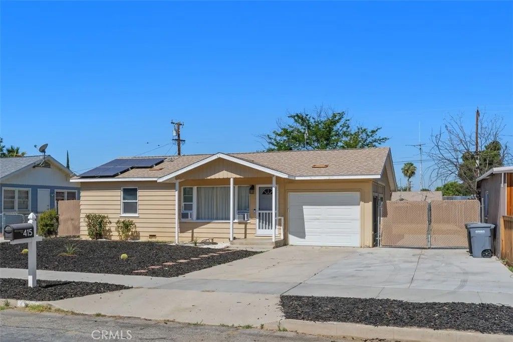 Photo of 415 S Carmalita ST, Hemet, CA 92543 (MLS # IG26111848)
