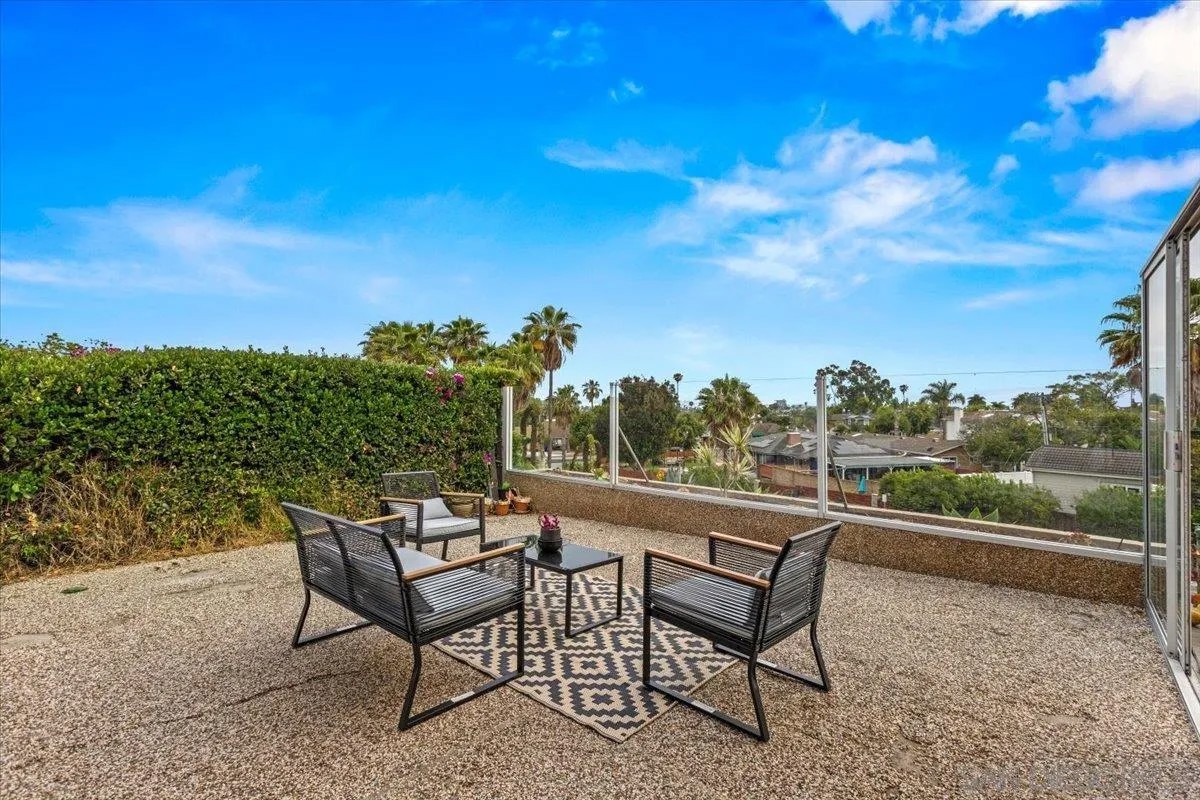 5021 Foothill Blvd