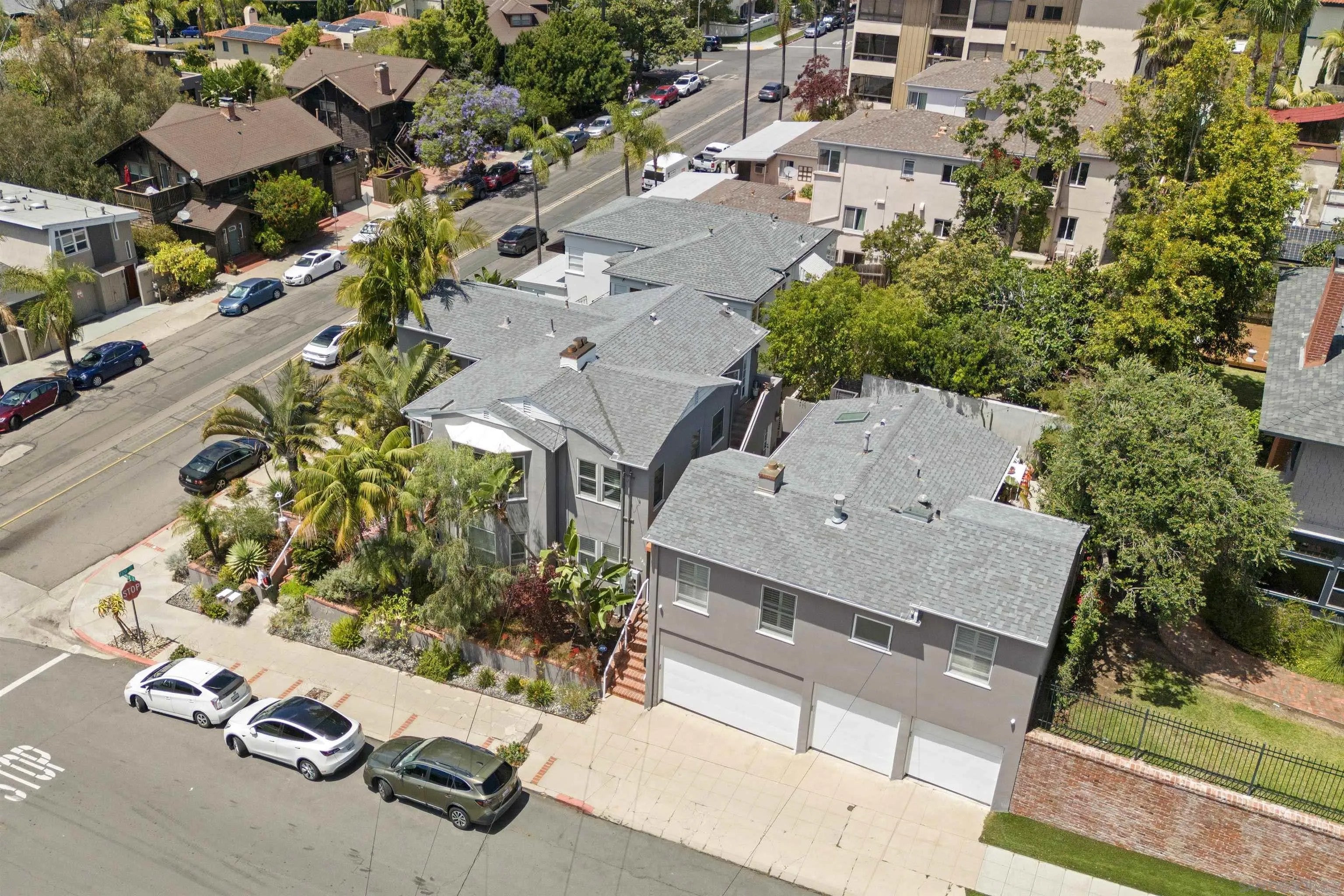 112-120 E Redwood Street