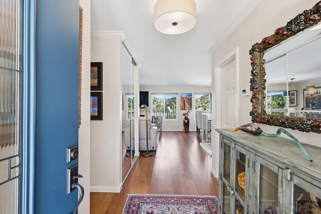 Photo of 3041 Caminito Arenoso, San Diego, CA 92117 (MLS # 260006420)