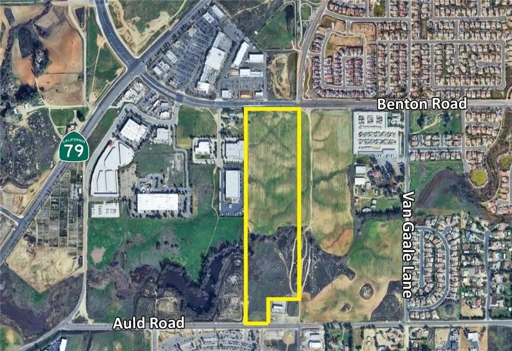 Photo of 30951 Benton Road, Winchester, CA 92596 (MLS # IV25219761)