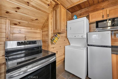 Tiny photo for 2418 Fir DR, Running Springs, CA 92382 (MLS # RS26165111)