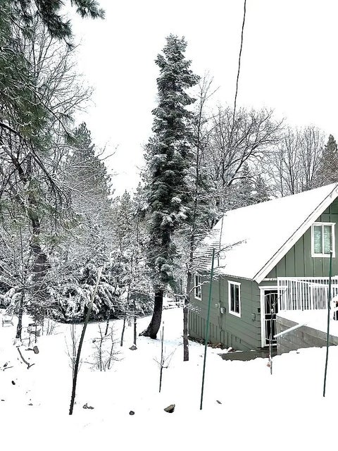 Tiny photo for 2418 Fir DR, Running Springs, CA 92382 (MLS # RS26165111)