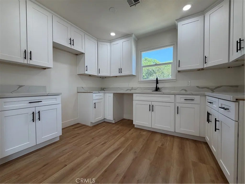 838 W 23rd