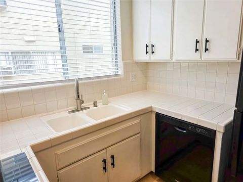 Tiny photo for 5429 Newcastle Avenue #211, Encino, CA 91316 (MLS # FR26078511)