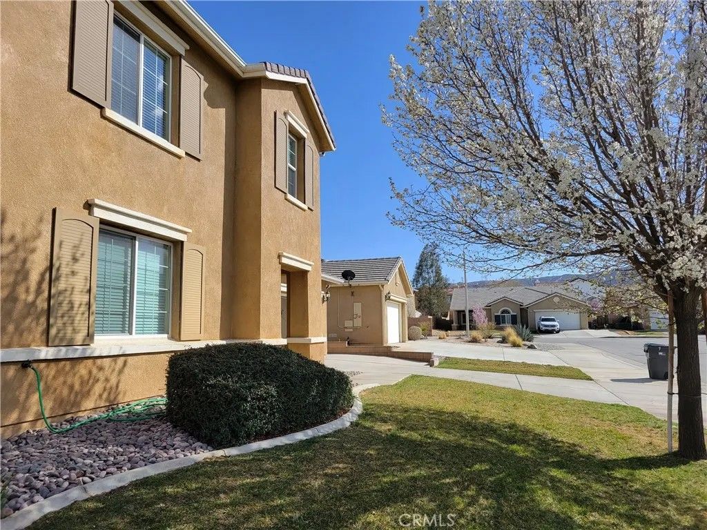 Photo of 42610 Meridian Way, Lancaster, CA 93536 (MLS # SR25272081)