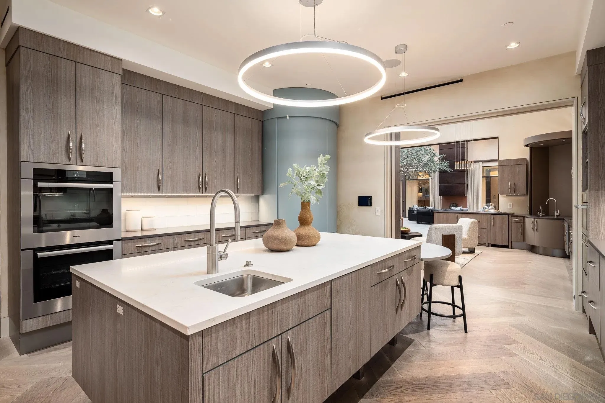 La Jolla, California 92037, United States, 6 Bedrooms Bedrooms, ,6 BathroomsBathrooms,Residential,Active,152086