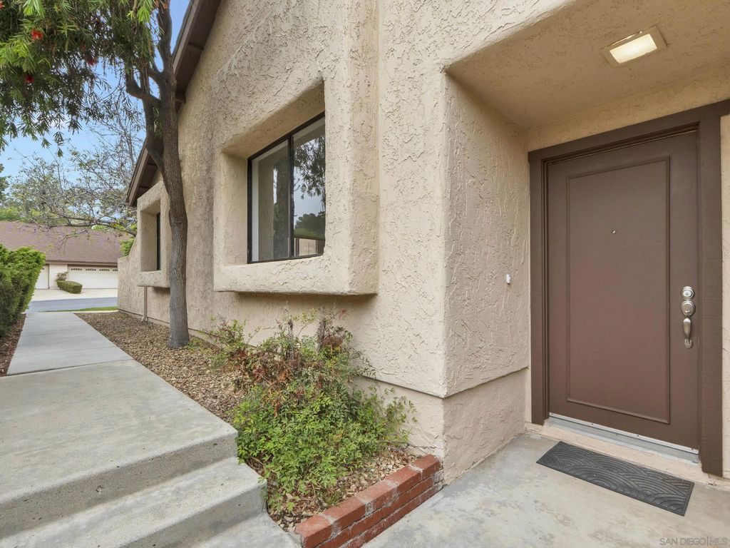 Photo of 830 Cinnamon Ct, Chula Vista, CA 91910 (MLS # 260010417)