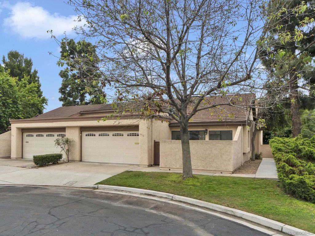 Photo of 830 Cinnamon Ct, Chula Vista, CA 91910 (MLS # 260010417)