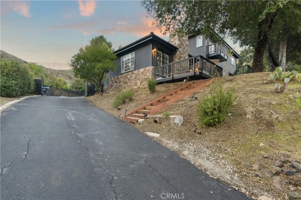 Photo of 2514 Sierra Creek, Agoura Hills, CA 91301 (MLS # SR26084262)