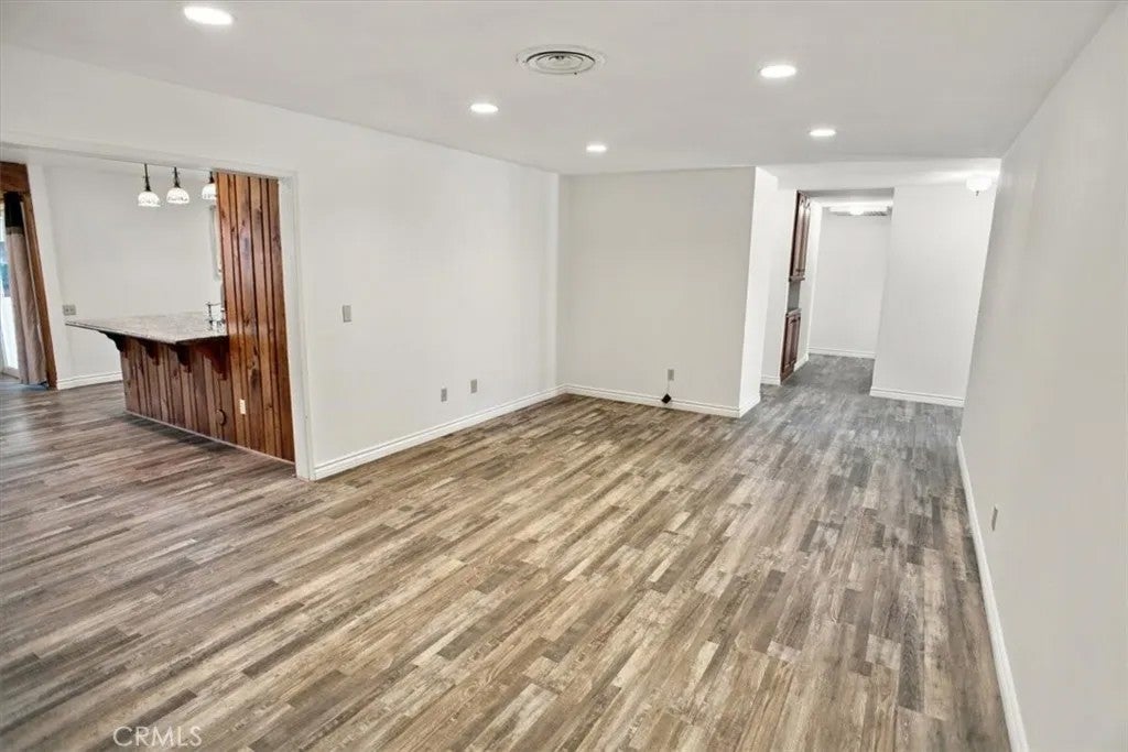 2535 E Avenue R3