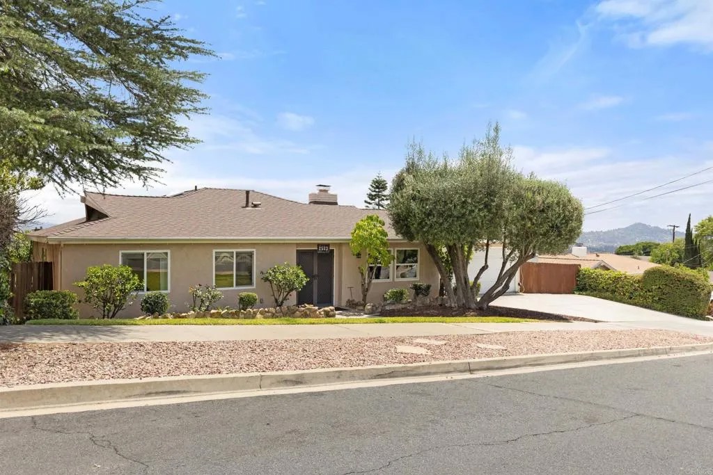1573 Villa Crest Drive