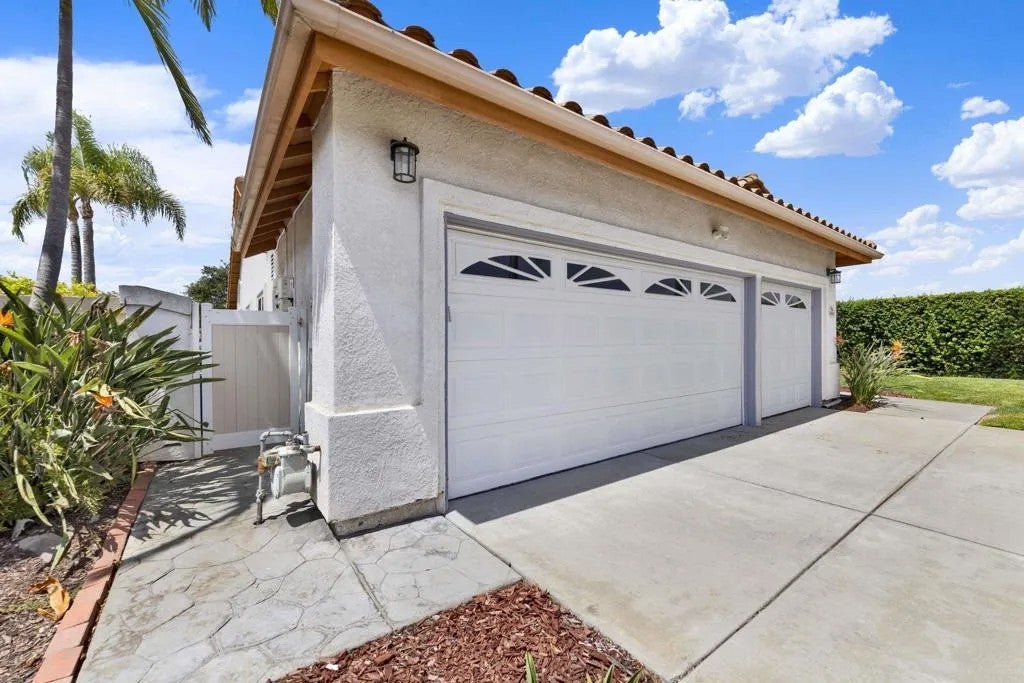 4964 Skyhawk Way