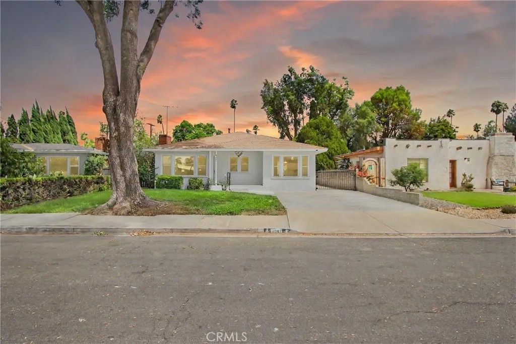 Photo of 4061 Maplewood Pl, Riverside, CA 92506 (MLS # PW26032112)