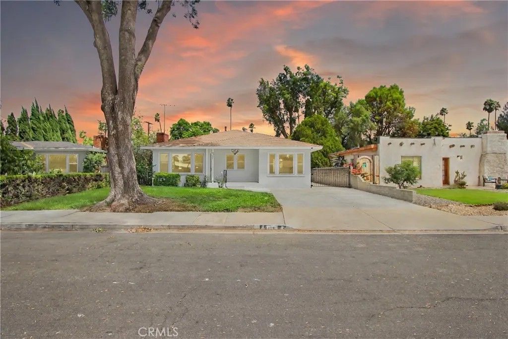 Photo of 4061 Maplewood Pl, Riverside, CA 92506 (MLS # PW26032112)