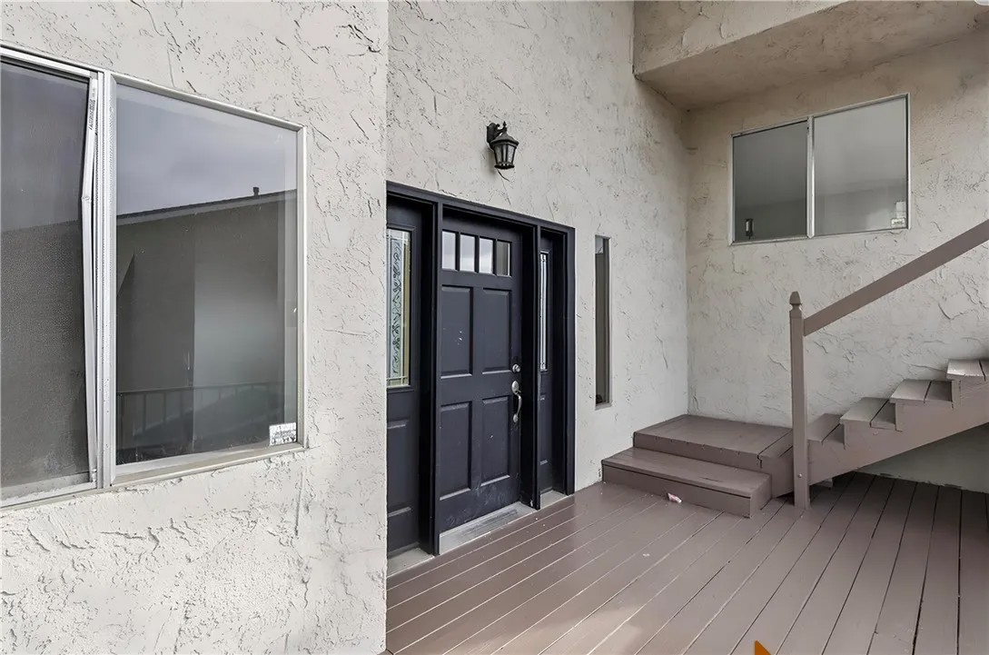 1311 La Presa Avenue