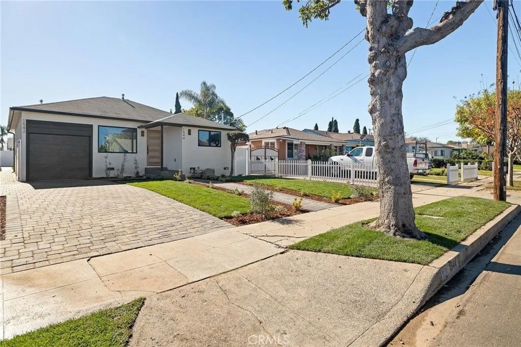 Photo of 1544 W 215th Street, Torrance, CA 90501 (MLS # SB26019070)
