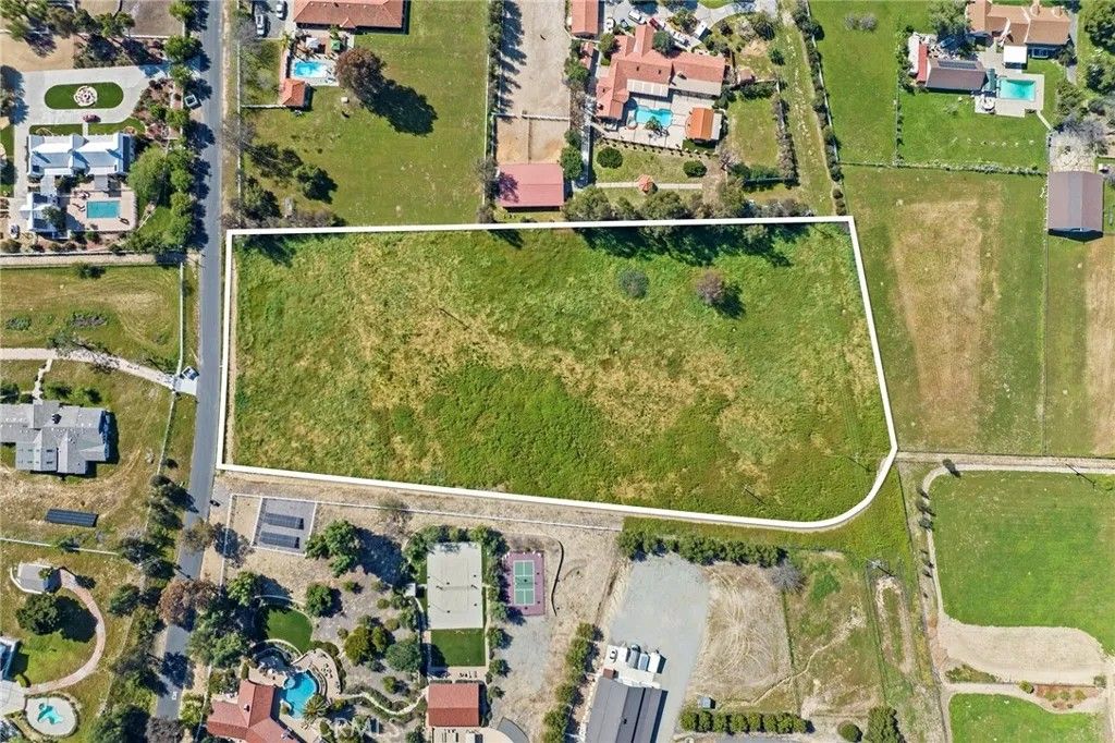 Photo of 0 E Vallejo Ave, Temecula, CA 92592 (MLS # SW26052226)