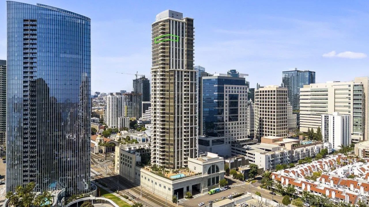 700 W E St 3901