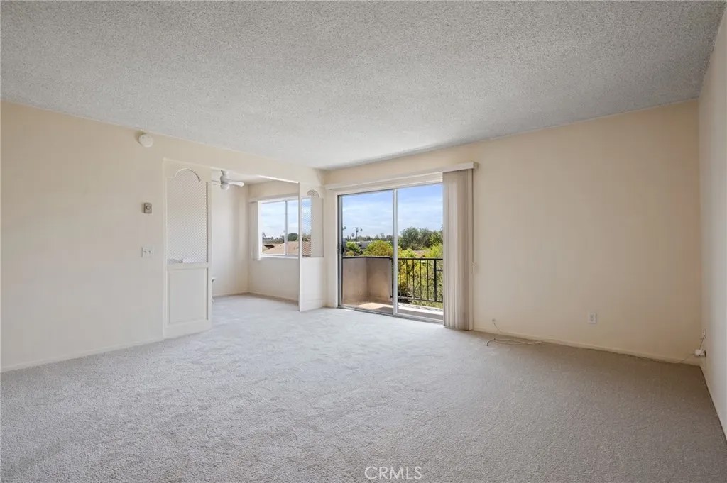 972 E California 307