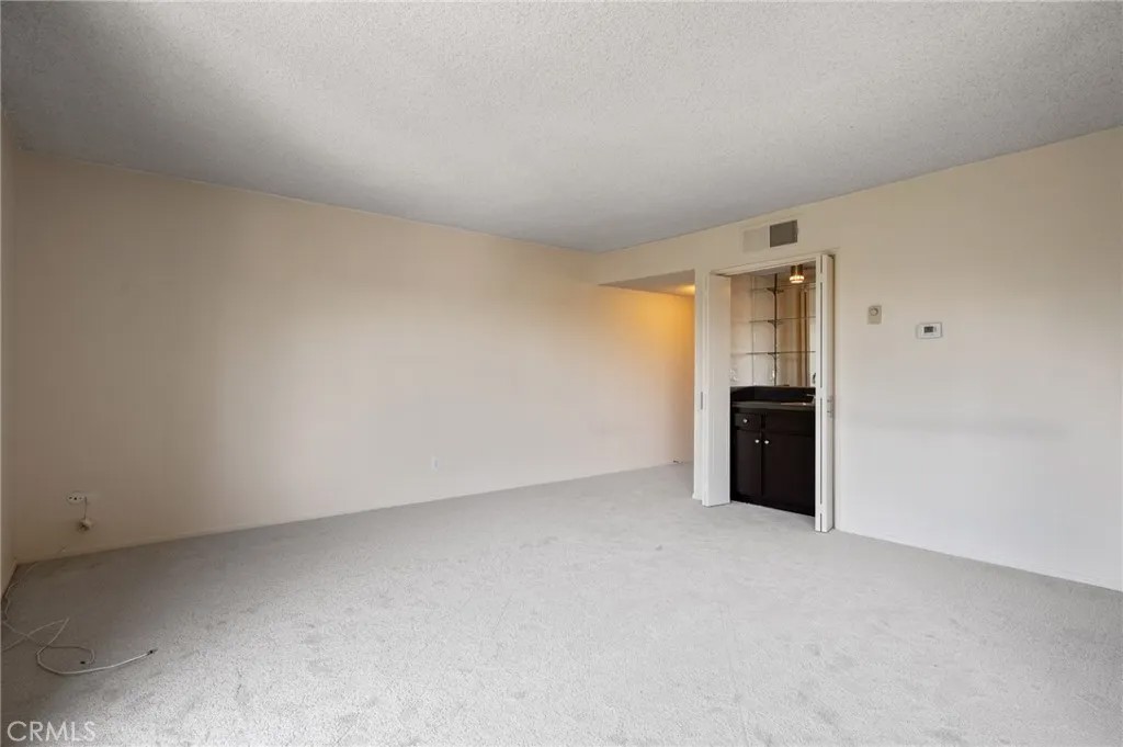 972 E California 307