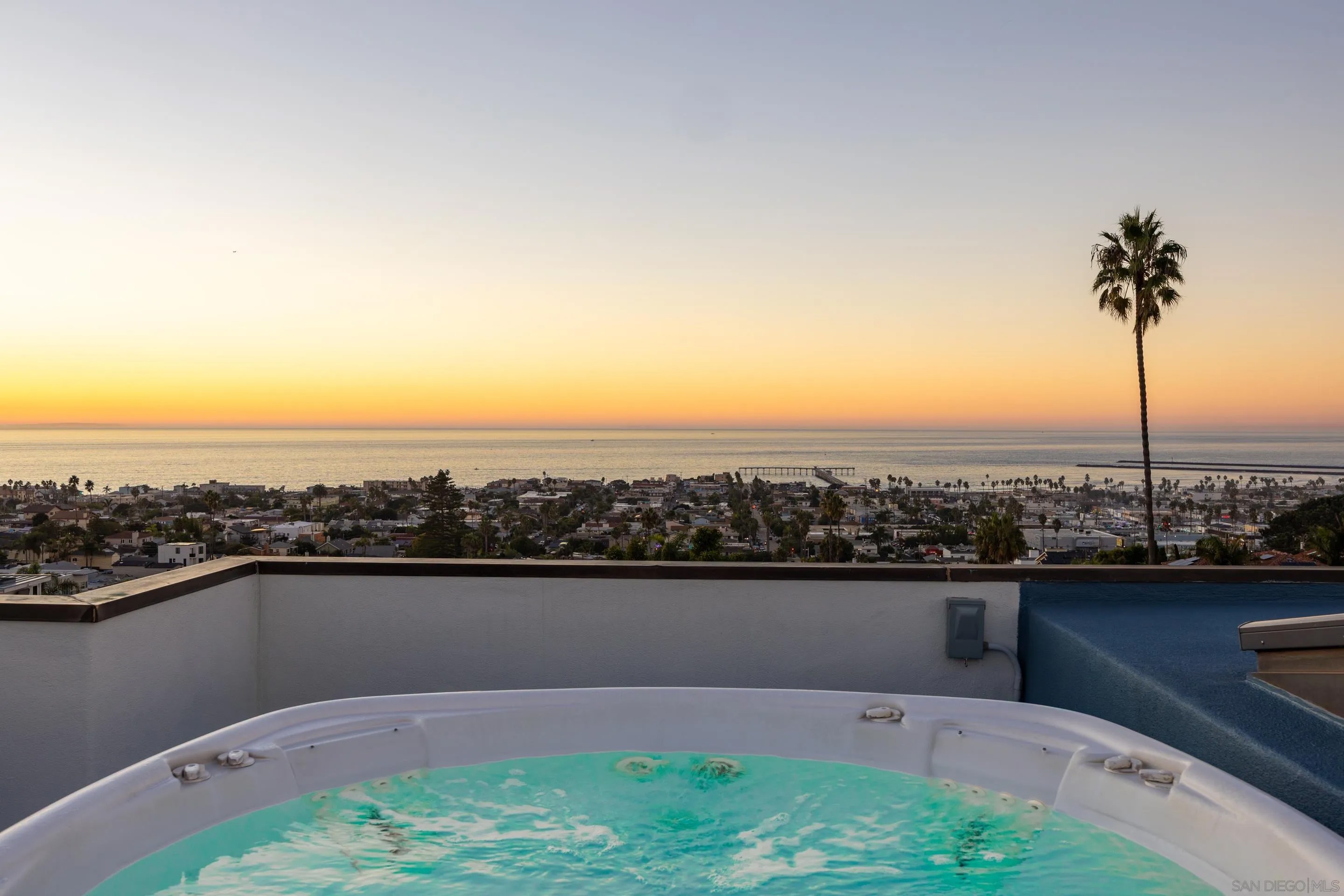 4527 Narragansett Ave