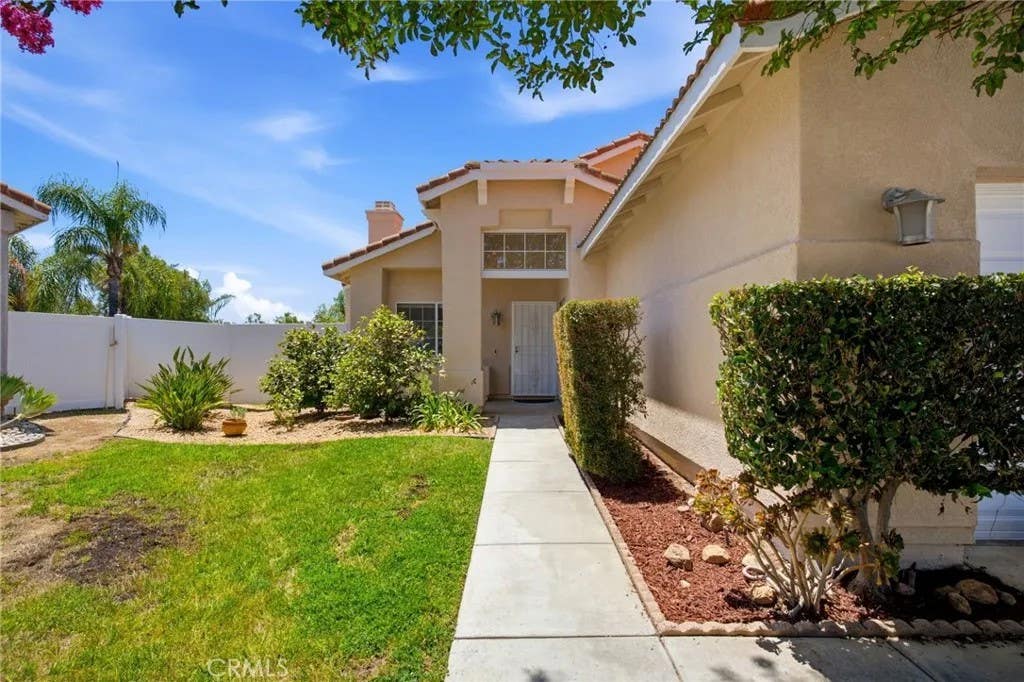 Photo of 39992 Milos Court, Murrieta, CA 92563 (MLS # SW26127587)