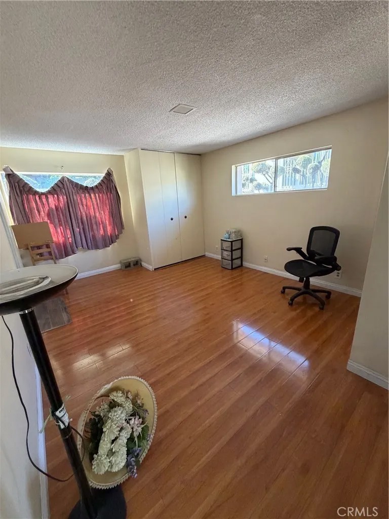 777 E Valley 10