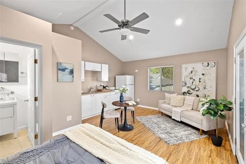 Tiny photo for 2755 N Lincoln Street, Burbank, CA 91504 (MLS # SR25234331)