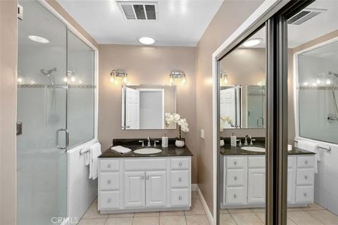Tiny photo for 2755 N Lincoln Street, Burbank, CA 91504 (MLS # SR25234331)