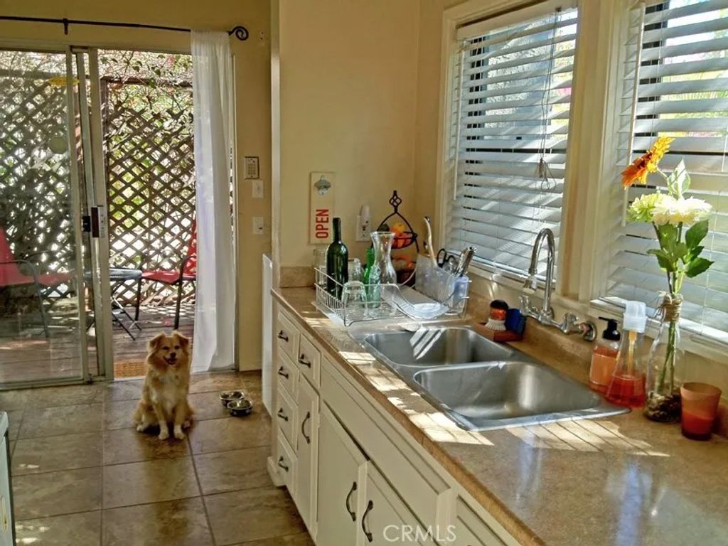 Photo of 308 Coronado Ave, Long Beach, CA 90814 (MLS # PW26010137)