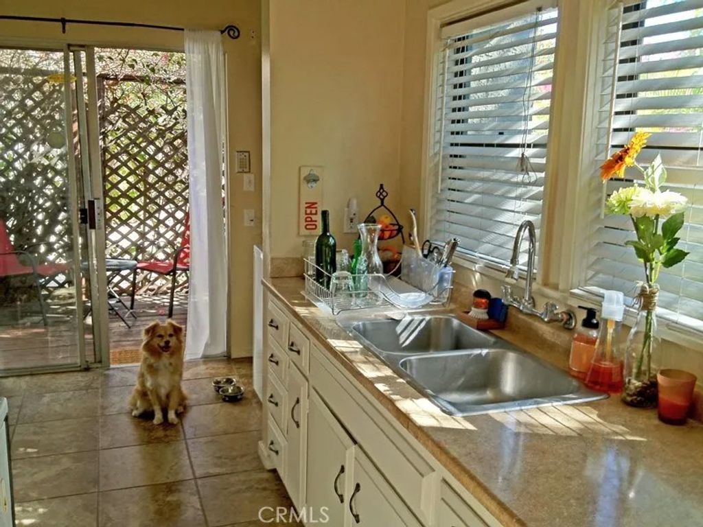 Photo of 308 Coronado Ave, Long Beach, CA 90814 (MLS # PW26010137)