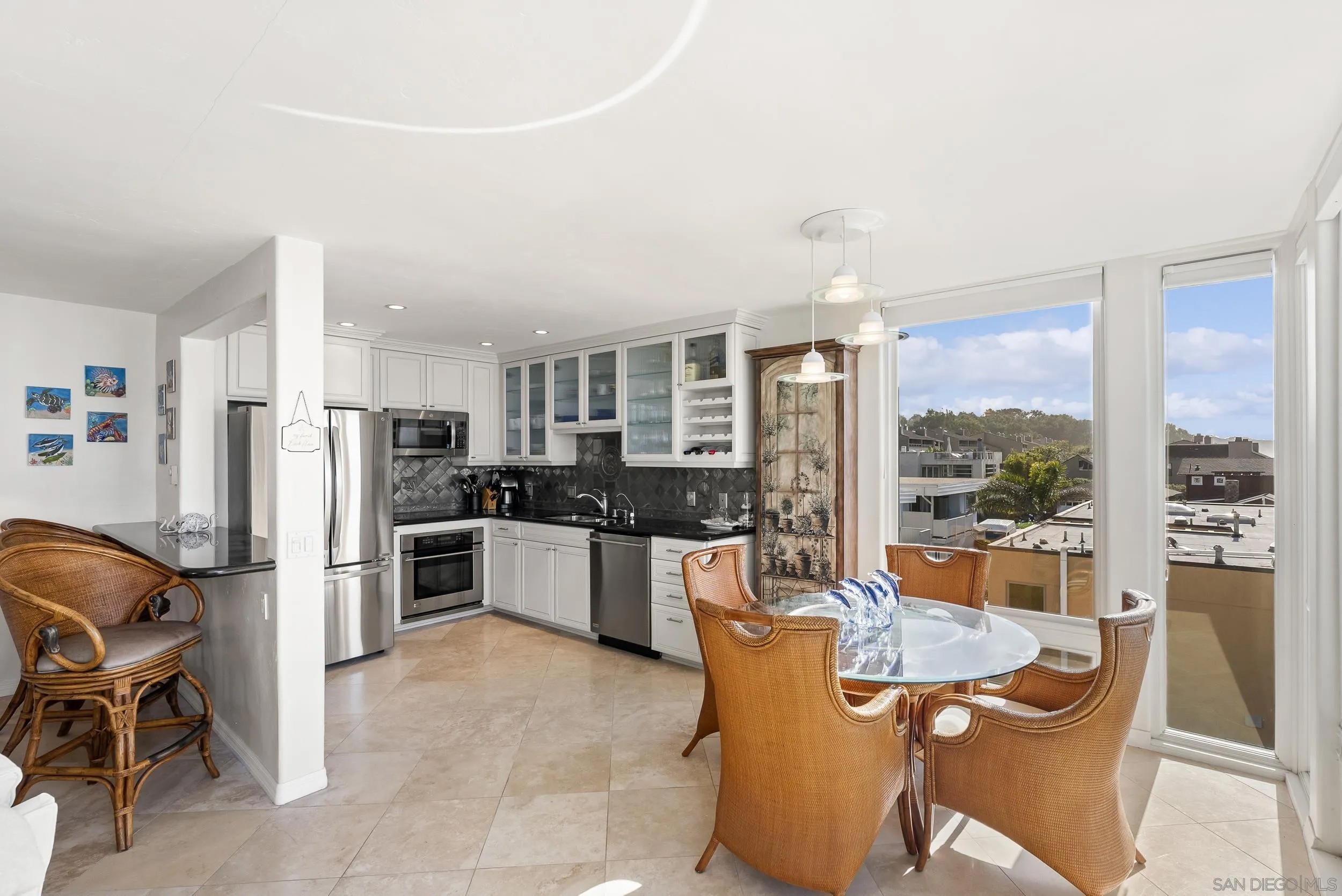 424 Stratford Ct B31