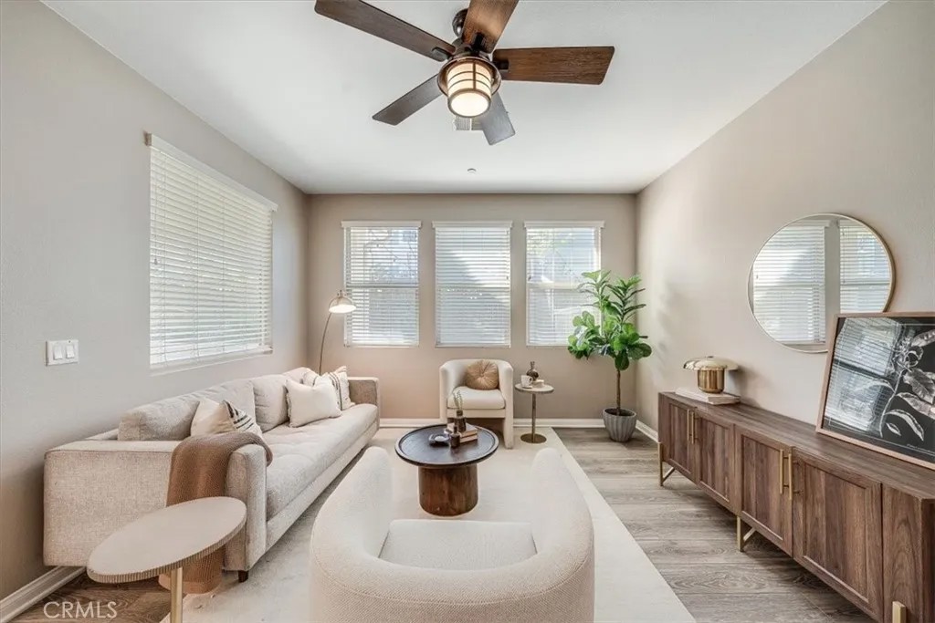 1233 Calle Pomelo 2