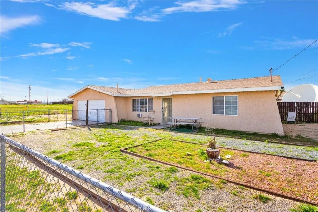 Photo of 18350 Jonathan St, Adelanto, CA 92301 (MLS # HD26019865)