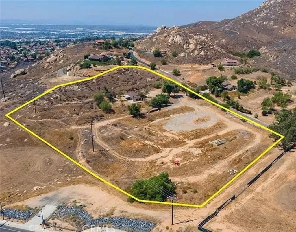 Photo of 11455 Pigeon Pass, Moreno Valley, CA 92557 (MLS # WS26126989)