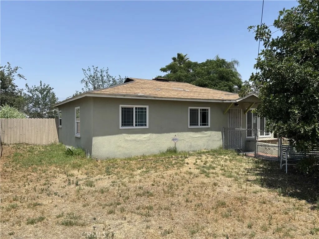 1894 Wallace Court