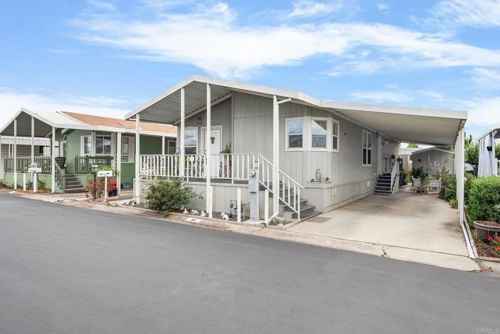 Photo of 1010 E Bobier Dr #89, Vista, CA 92084 (MLS # NDP2509432)