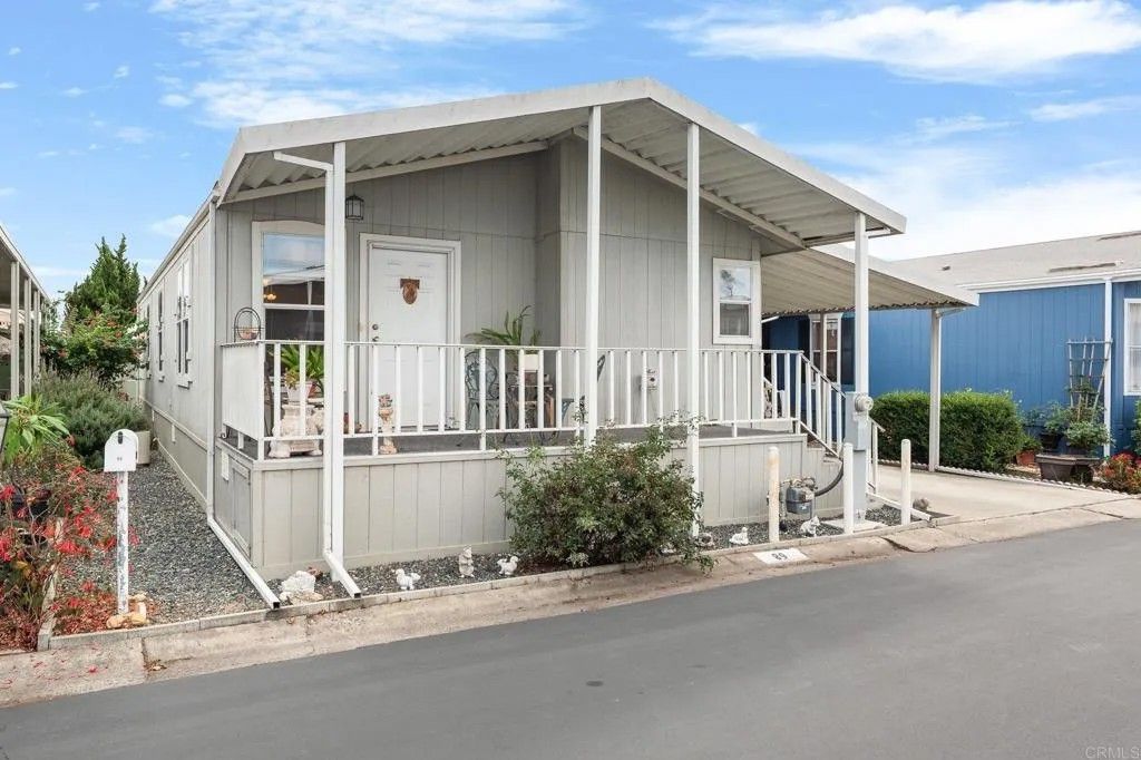 Photo of 1010 E Bobier Dr #89, Vista, CA 92084 (MLS # NDP2509432)