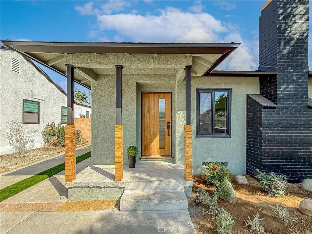 Photo of 7530 Gaviota, Van Nuys, CA 91406 (MLS # SR26010853)